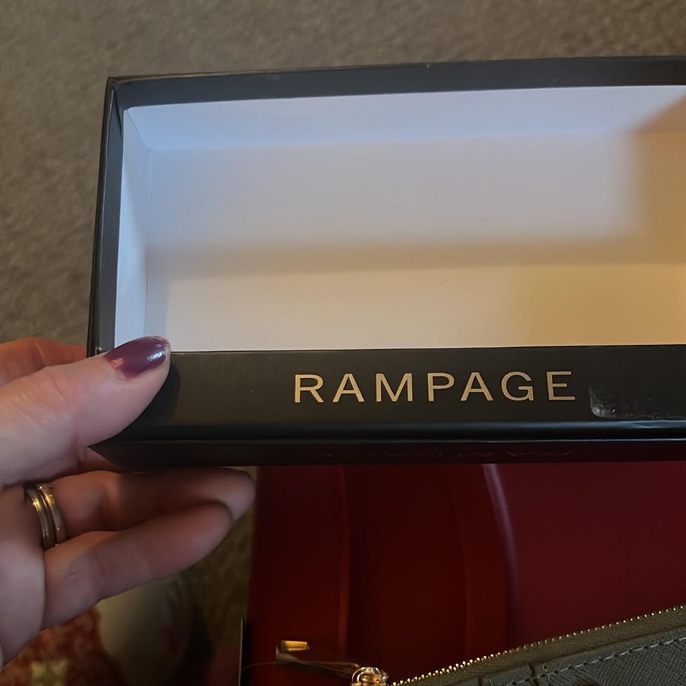 Wallets - Picture 3 of 5